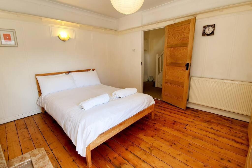 Free Parking-Central Location Cardiff Bagian luar foto