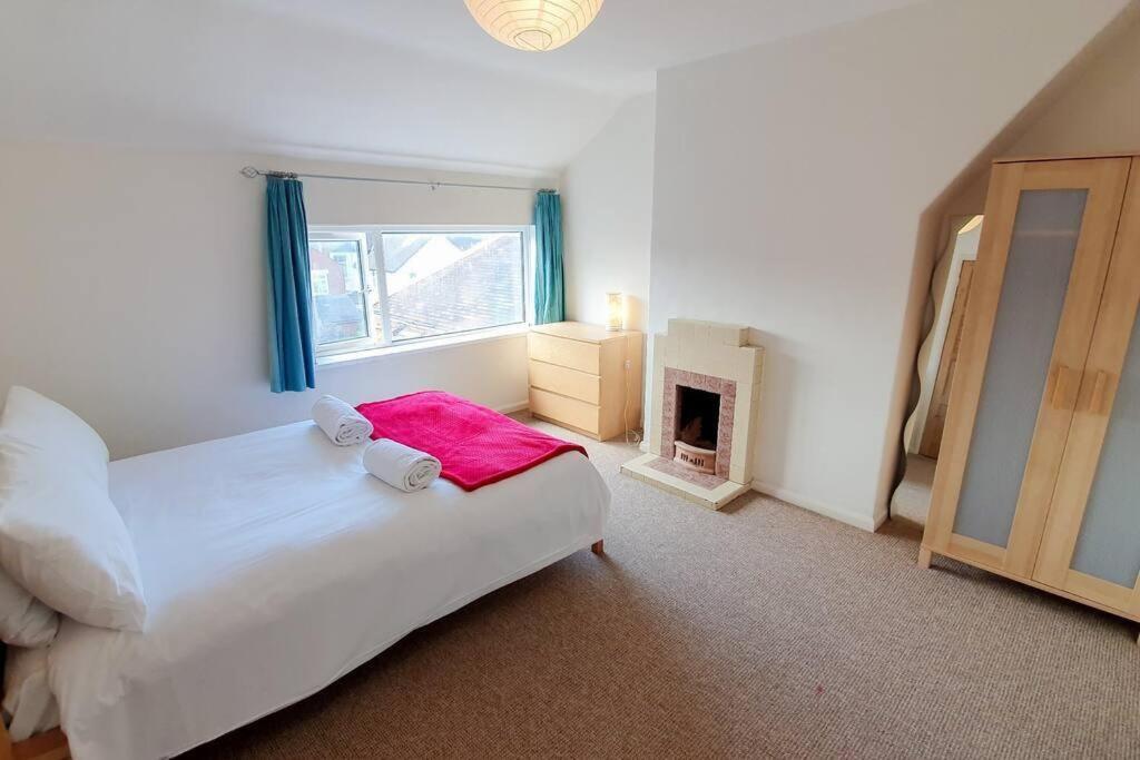 Free Parking-Central Location Cardiff Bagian luar foto